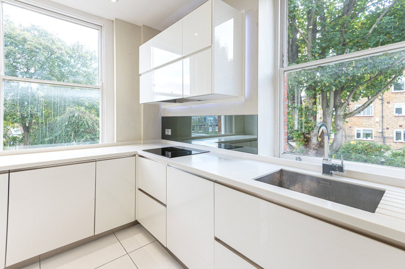 3 bedrooms apartments/flats to sale in East Heath Road, Hampstead-image 3