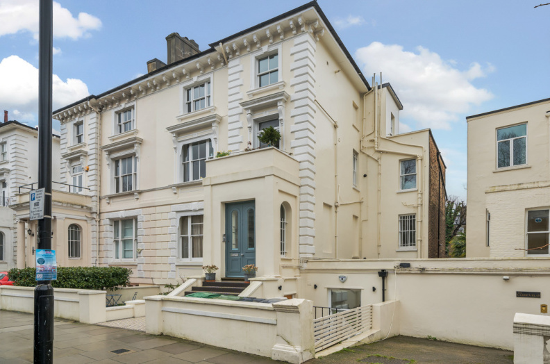 1 bedroom apartments/flats to sale in Buckland Crescent, Belsize Park-image 1