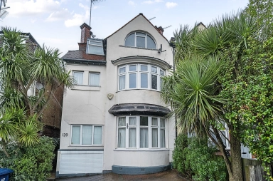 North End Road, London, NW11