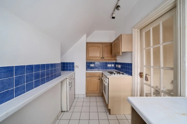 North End Road, London NW11 image 3
