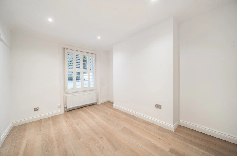1 bedroom apartments/flats for sale in Gayton Road, London - NW3 view 4