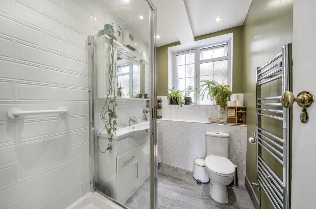 3 bedrooms apartments/flats for sale in Muswell Hill Road, London - N6 view 9