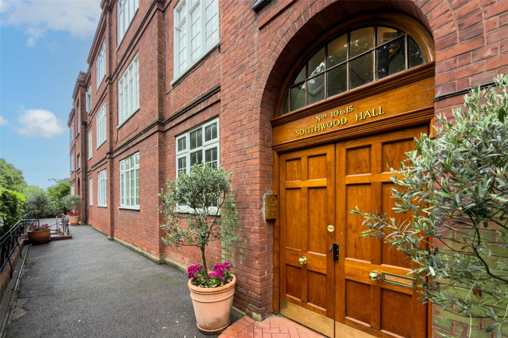 3 bedrooms apartments/flats for sale in Muswell Hill Road, London - N6 view 2