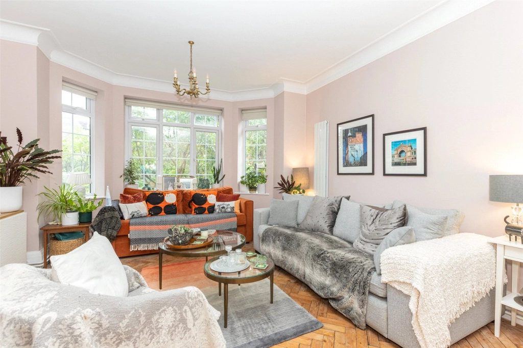 3 bedrooms apartments/flats for sale in Muswell Hill Road, London - N6 view 3