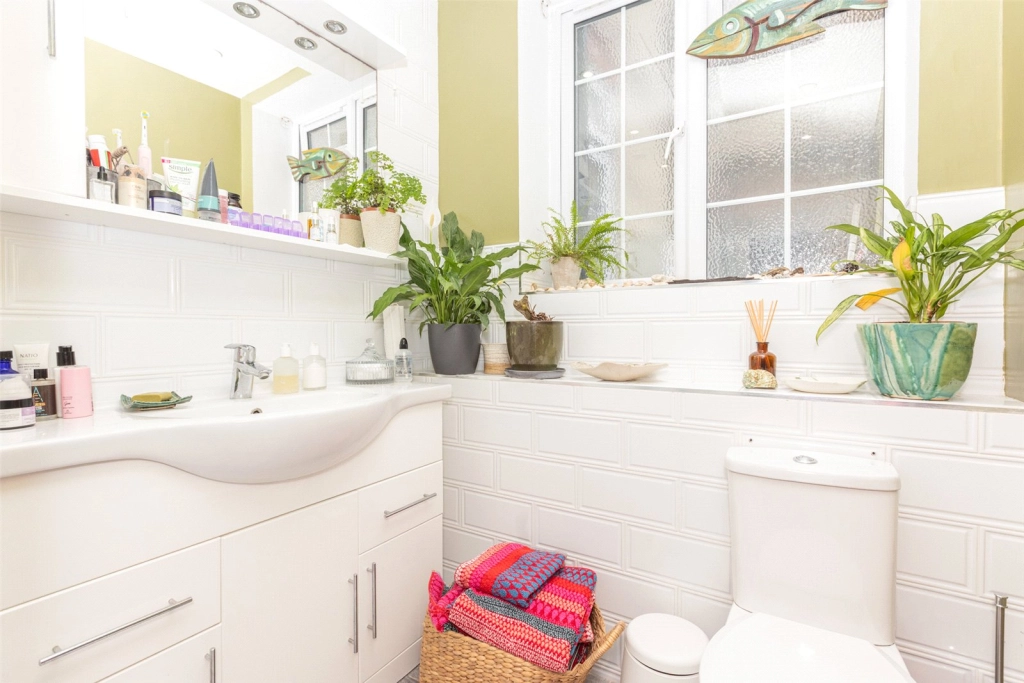 3 bedrooms apartments/flats for sale in Muswell Hill Road, London - N6 view 9