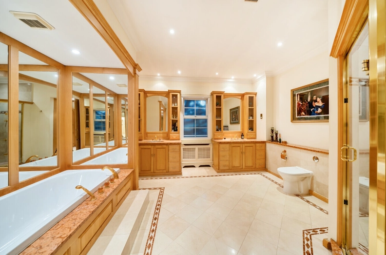 13 bedrooms houses for sale in Hocroft Road, Hampstead Borders - NW2 view 6