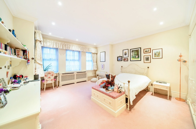 13 bedrooms houses for sale in Hocroft Road, Hampstead Borders - NW2 view 13
