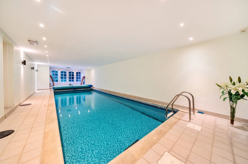 13 bedrooms houses for sale in Hocroft Road, Hampstead Borders - NW2 view 7