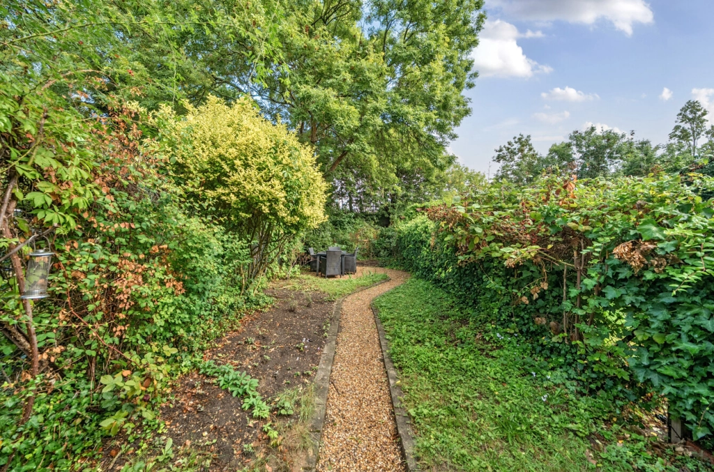 2 bedrooms apartments/flats for sale in Chatsworth Road, Mapesbury - NW2 view 5