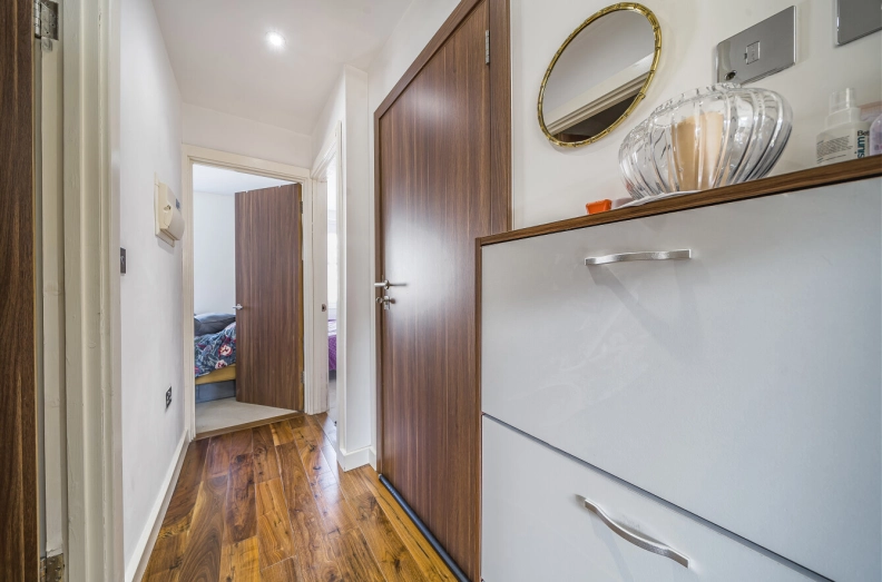 2 bedrooms apartments/flats to sale in Malvern Road, London-image 15