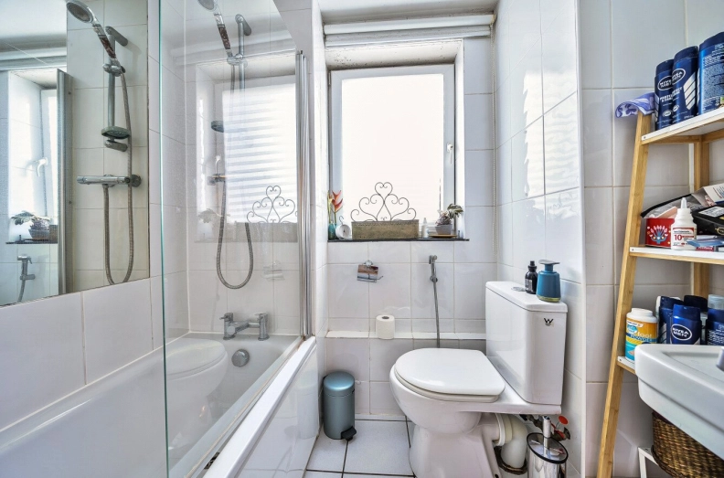 2 bedrooms apartments/flats to sale in Primrose Hill Road, Primrose Hill-image 14