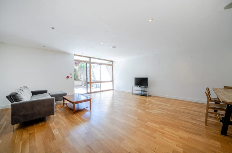 3 bedrooms apartments/flats to sale in Lymington Road, West Hampstead-image 3