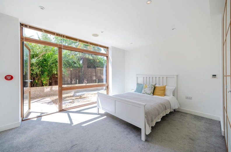 3 bedrooms apartments/flats to sale in Lymington Road, West Hampstead-image 5