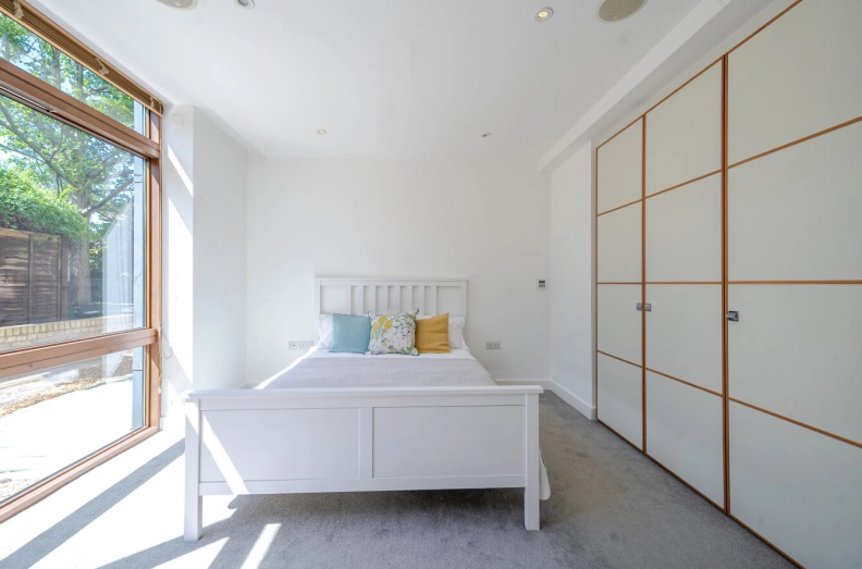3 bedrooms apartments/flats to sale in Lymington Road, West Hampstead-image 13