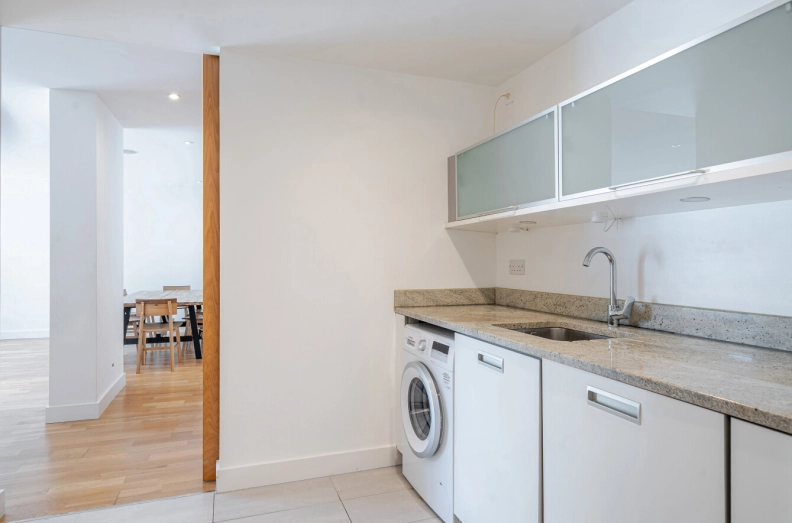 3 bedrooms apartments/flats to sale in Lymington Road, West Hampstead-image 16
