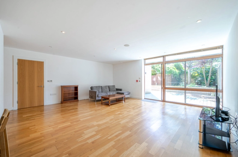 3 bedrooms apartments/flats to sale in Lymington Road, West Hampstead-image 17