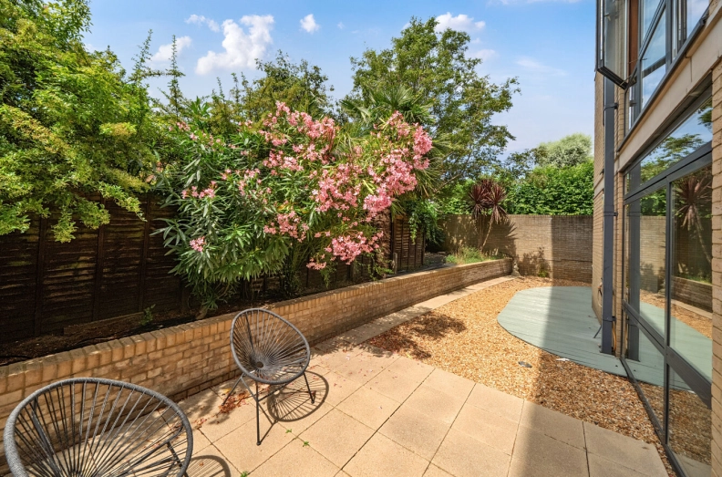3 bedrooms apartments/flats to sale in Lymington Road, West Hampstead-image 8