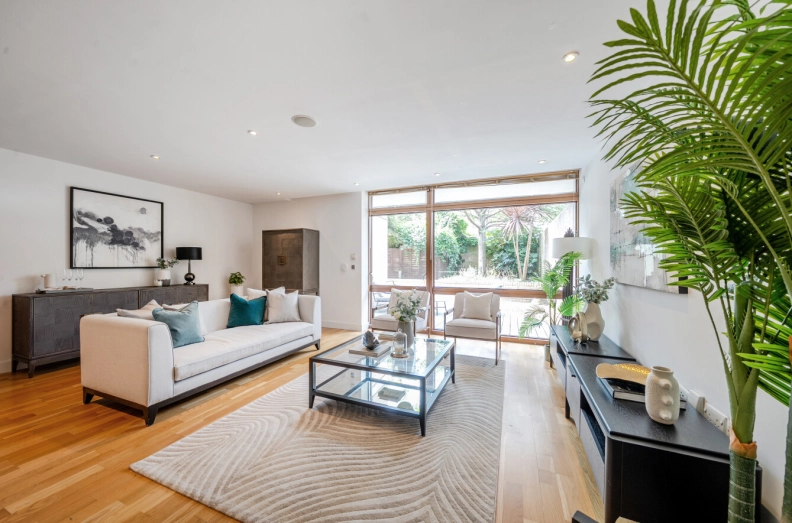 3 bedrooms apartments/flats to sale in Lymington Road, West Hampstead-image 2