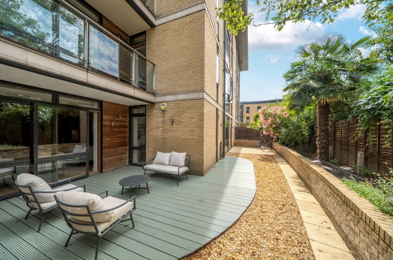 3 bedrooms apartments/flats to sale in Lymington Road, West Hampstead-image 1