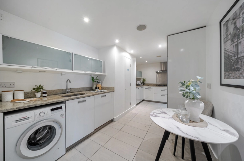 3 bedrooms apartments/flats to sale in Lymington Road, West Hampstead-image 6