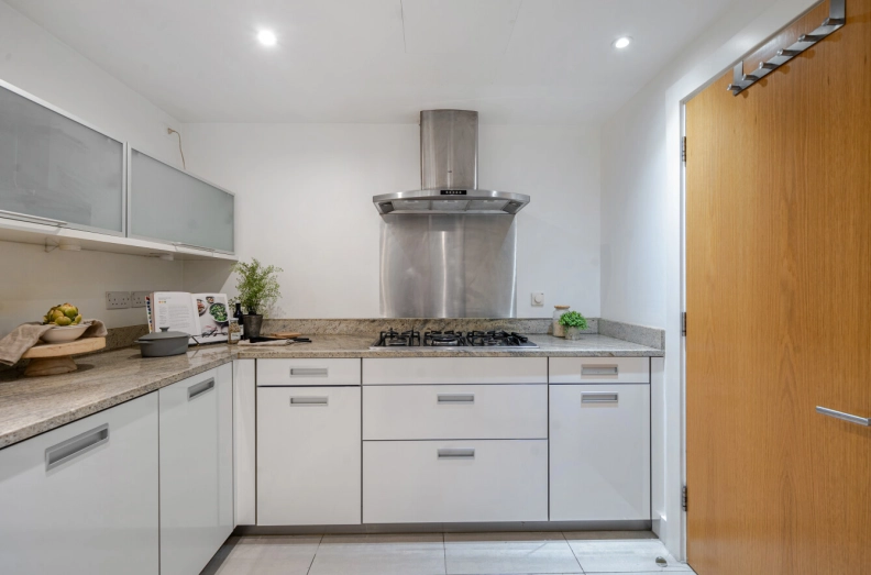 3 bedrooms apartments/flats to sale in Lymington Road, West Hampstead-image 24