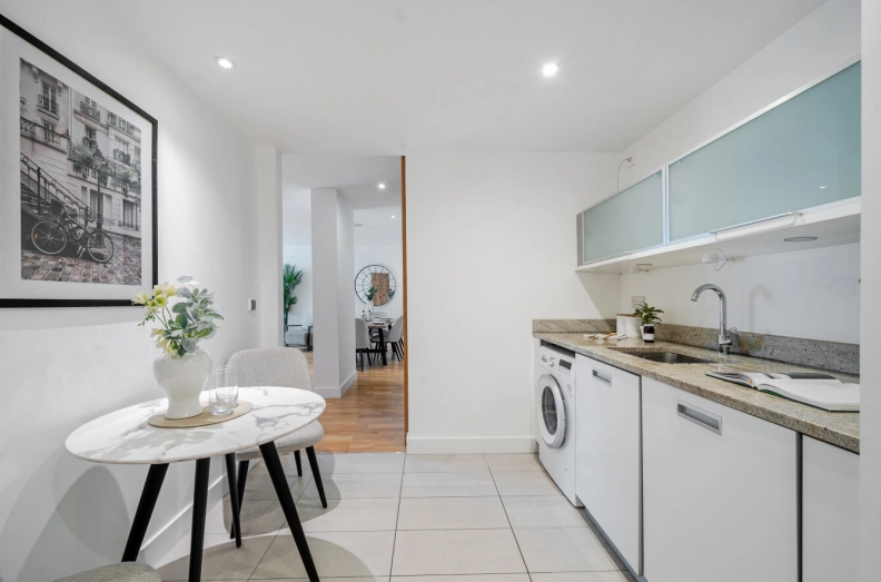 3 bedrooms apartments/flats to sale in Lymington Road, West Hampstead-image 31
