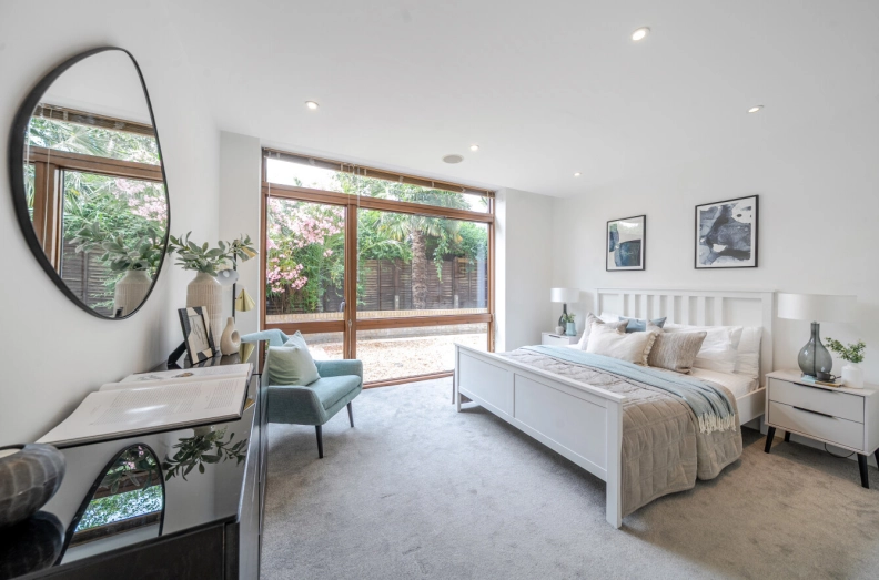 3 bedrooms apartments/flats to sale in Lymington Road, West Hampstead-image 4