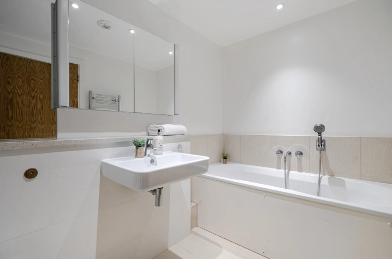 3 bedrooms apartments/flats to sale in Lymington Road, West Hampstead-image 14