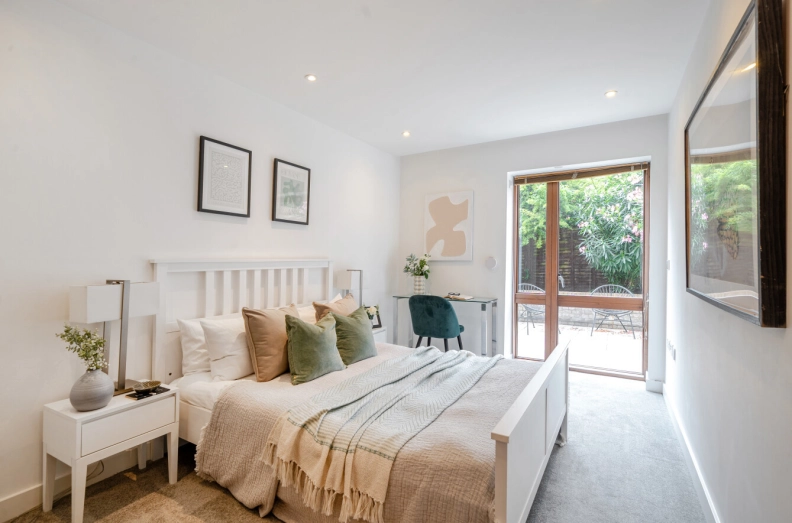 3 bedrooms apartments/flats to sale in Lymington Road, West Hampstead-image 9