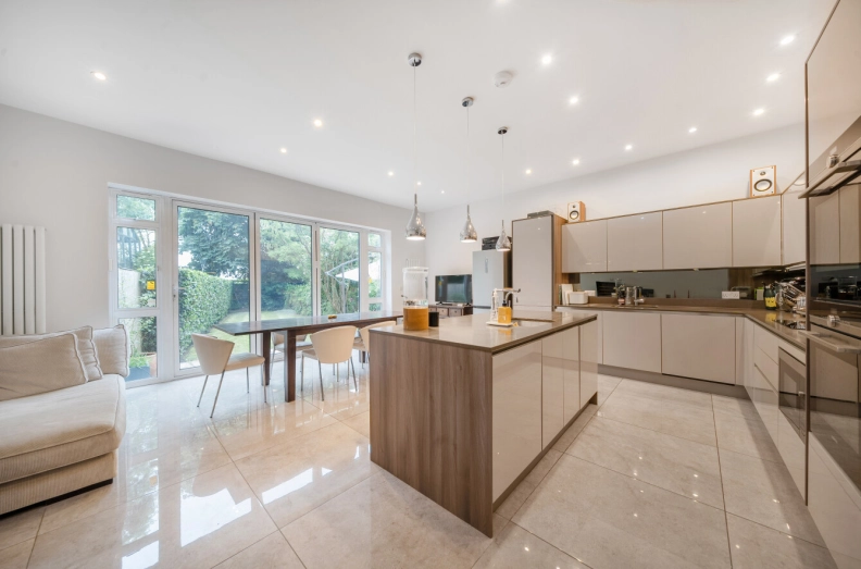6 bedrooms houses to sale in The Ridgeway, Golders Green-image 19
