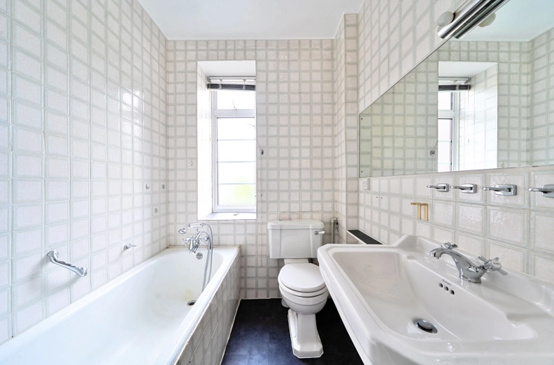 1 bedroom apartments/flats to sale in Belsize Avenue, London-image 7
