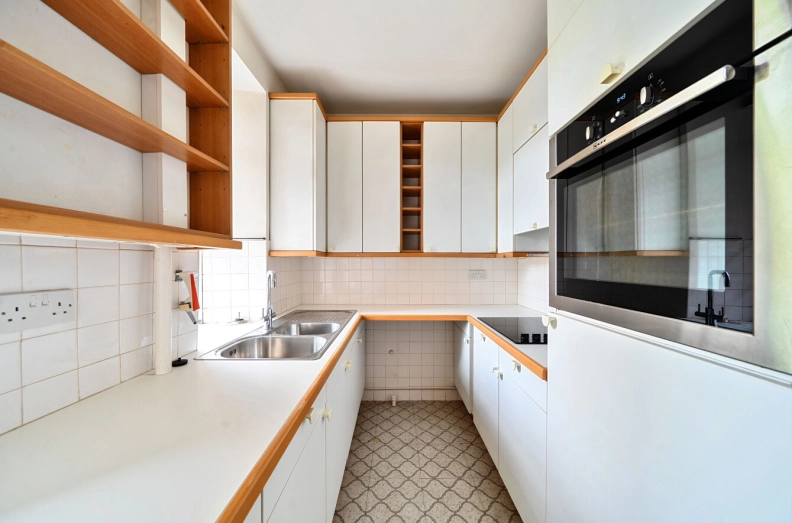1 bedroom apartments/flats to sale in Belsize Avenue, London-image 6