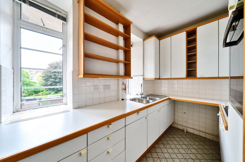 1 bedroom apartments/flats to sale in Belsize Avenue, London-image 18