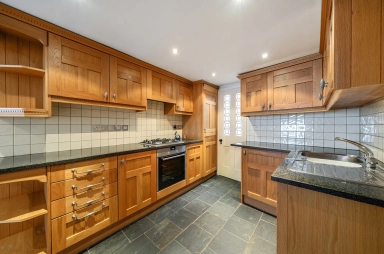 Holly Mount, Hampstead Village - NW3 view 3