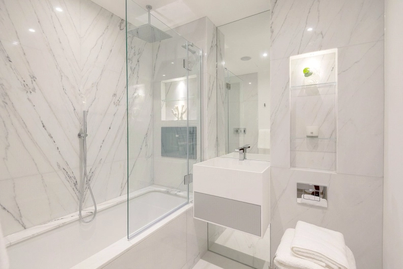 1 bedroom apartments/flats to sale in Lodge Road, St. John's Wood-image 4