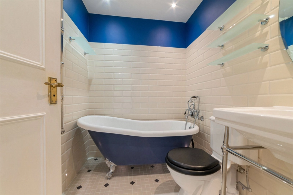 3 bedrooms apartments/flats for sale in Priory Road, South Hampstead - NW6 view 7