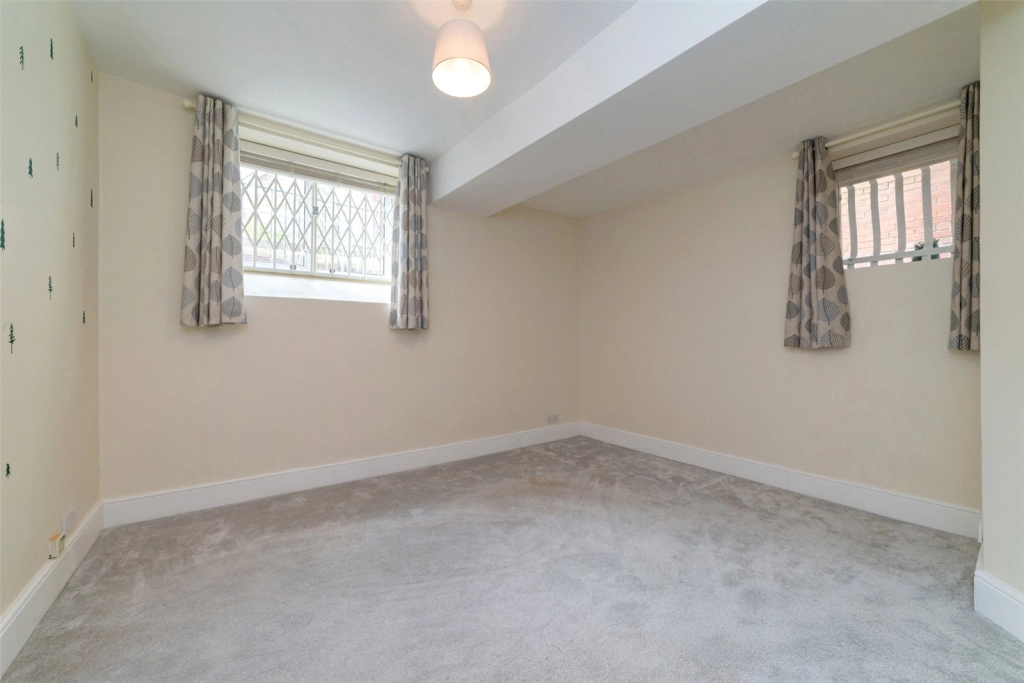 3 bedrooms apartments/flats for sale in Priory Road, South Hampstead - NW6 view 9