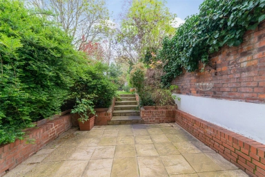 Priory Road, South Hampstead - NW6 view 3