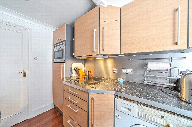 2 bedrooms apartments/flats for sale in Belsize Lane, Belsize Park - NW3 view 5