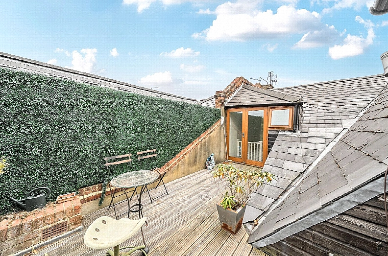 2 bedrooms apartments/flats for sale in Belsize Lane, Belsize Park - NW3 view 3