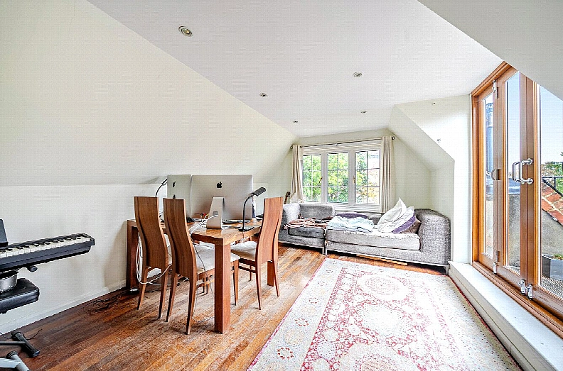 2 bedrooms apartments/flats for sale in Belsize Lane, Belsize Park - NW3 view 2
