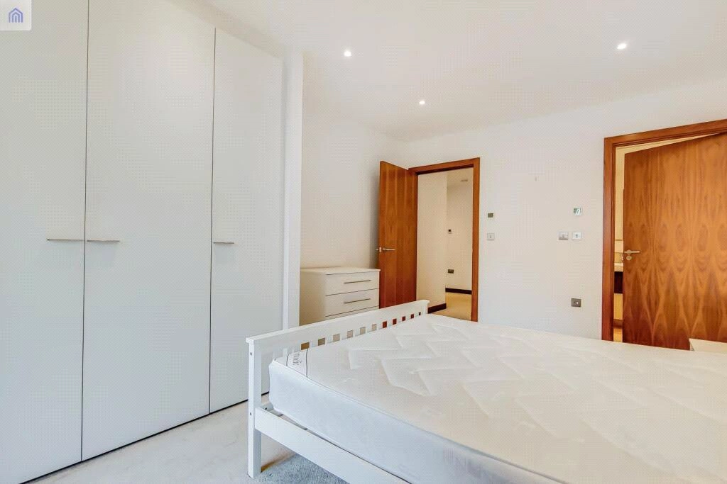 3 bedrooms apartments/flats for sale in Maygrove Road, West Hampstead - NW6 view 11