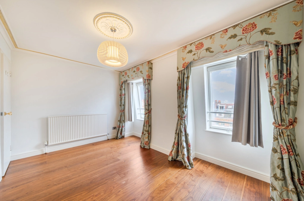 2 bedrooms apartments/flats for sale in Netherhall Gardens, Hampstead - NW3 view 4
