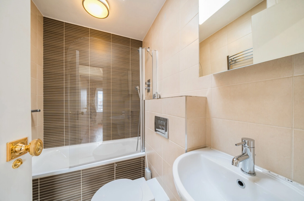 2 bedrooms apartments/flats for sale in Netherhall Gardens, Hampstead - NW3 view 6