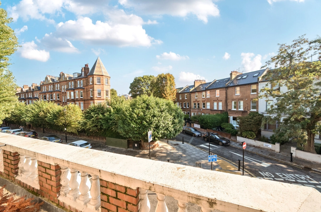 2 bedrooms apartments/flats for sale in Goldhurst Terrace, South Hampstead - NW6 view 9