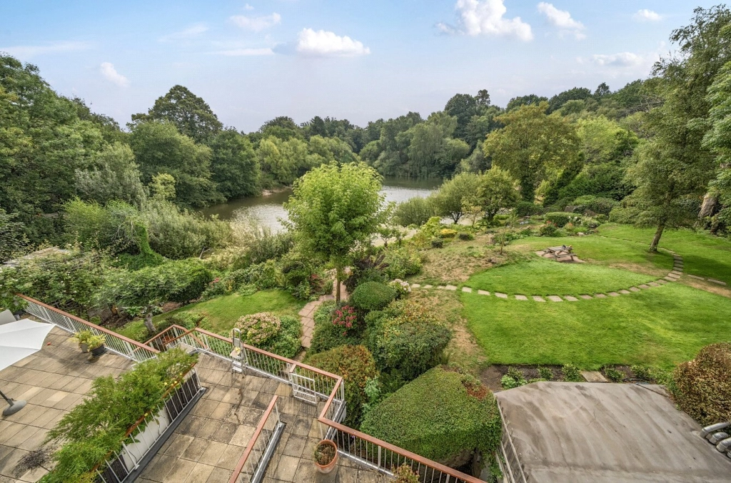 3 bedrooms apartments/flats to sale in Vale of Health, Hampstead-image 1