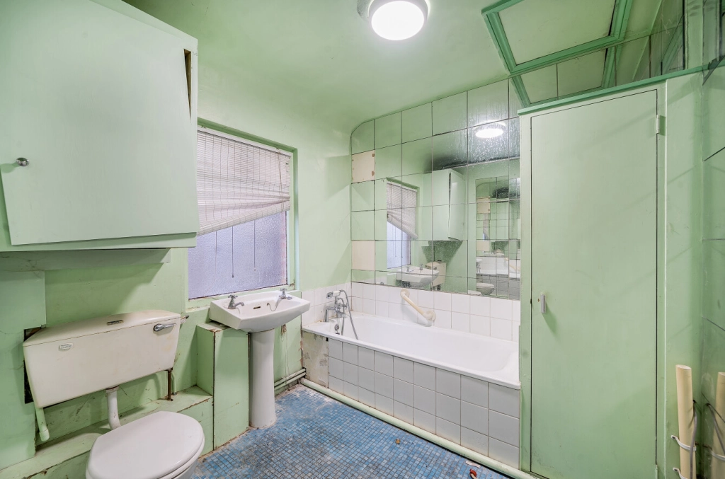 Studio apartments/flats for sale in Fellows Road, London - NW3 view 7