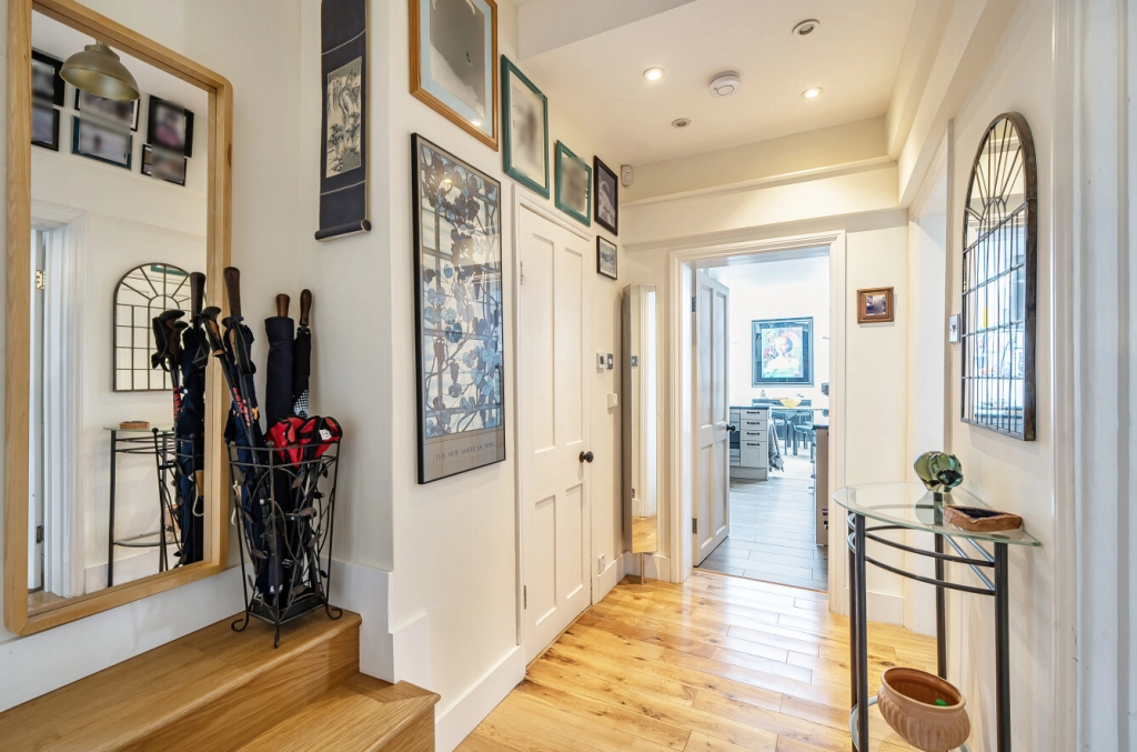 2 bedrooms apartments/flats for sale in Hampstead Hill Gardens, Hampstead - NW3 view 6