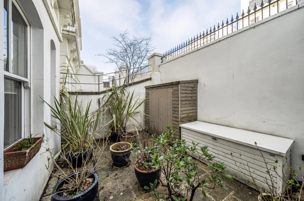 2 bedrooms apartments/flats for sale in Hampstead Hill Gardens, Hampstead - NW3 view 10