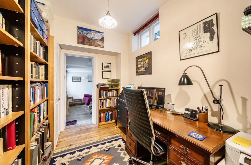 2 bedrooms apartments/flats for sale in Hampstead Hill Gardens, Hampstead - NW3 view 5